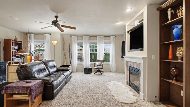 Foto del edificio - 2bd/1ba Maple Valley Condo