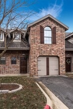 Building Photo - 4040 Glenstone Terrace