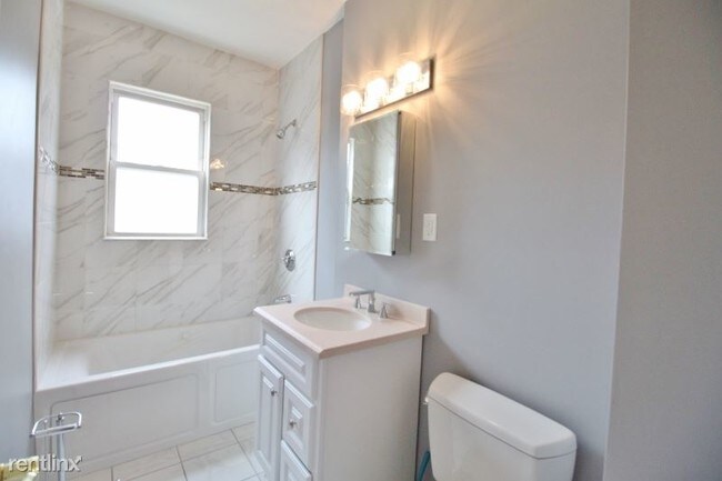 Building Photo - 3 br, 2 bath Apartment - 190 Walnut St