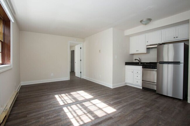 Building Photo - 249 Stribling Ave