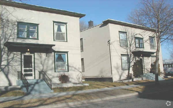 Building Photo - 843-847 Summer St NE