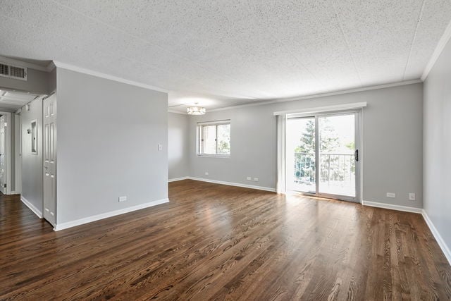 Building Photo - 3219 W Parkway Dr