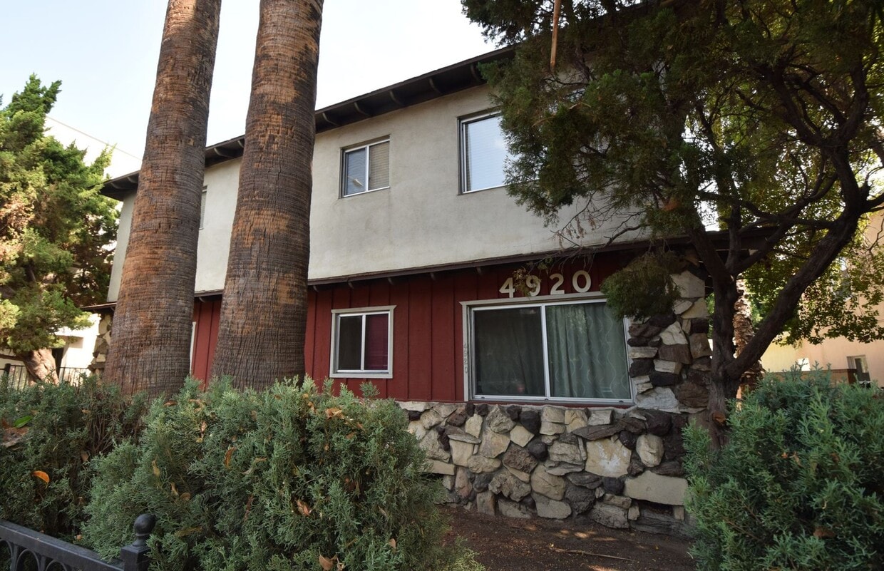 Foto principal - 4920 Laurel Canyon Blvd