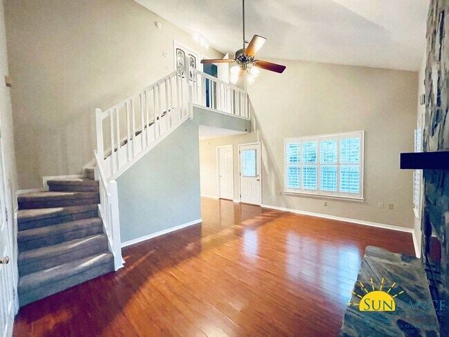 Foto del edificio - 606 Emerald Ln