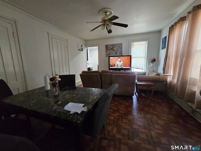 Building Photo - 102 Hanover St