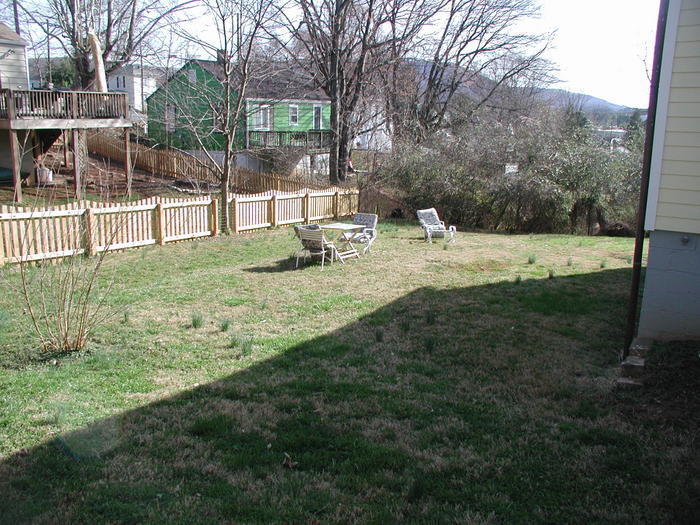 Building Photo - Wow! Renovated Single Family Home! Pet Fri...