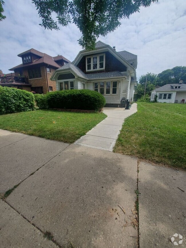 Building Photo - 2834 N 54th St