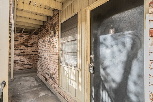 Foto del edificio - Charming first-floor efficiency! Heritage House Apartment