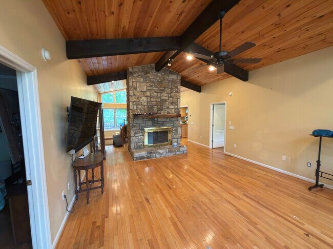 Foto del edificio - 169 Brookview Ln