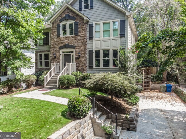 Building Photo - 2555 Ridgewood Rd NW