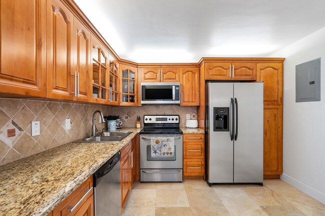 Building Photo - 3546 S Ocean Blvd