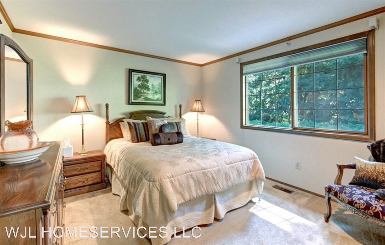 Foto principal - 4 br, 2.5 bath House - 2892 160th Pl NE