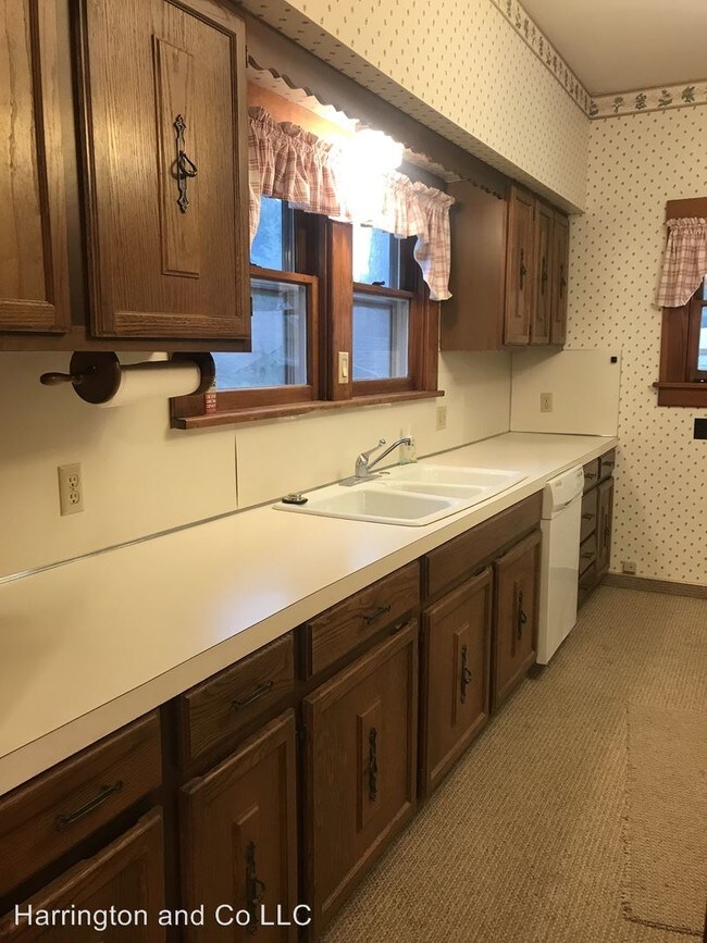 Building Photo - 3 br, 2 bath House - 512 Spruce St