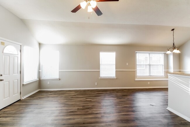 Building Photo - 21554 Kings Bend Dr
