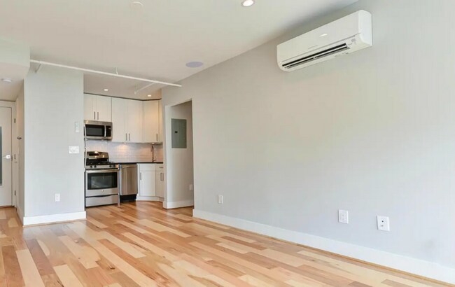 Building Photo - Captivating Condo in Columbia Heights! Upd...