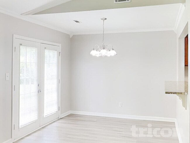 Foto del edificio - 125 Birch Creek Cir