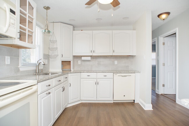 Building Photo - 1429 Virginia Ave