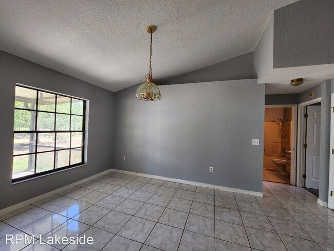 Building Photo - 2 br, 1 bath House - 910 W Clower St