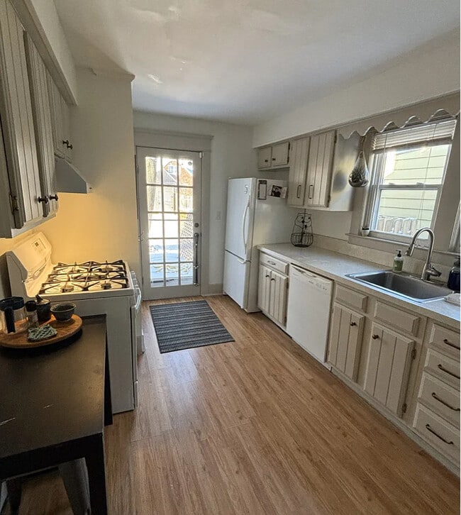 Building Photo - 807 N Magnolia Ave