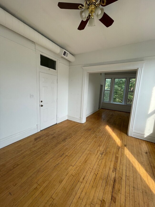 Foto del edificio - 1430 N Wood St