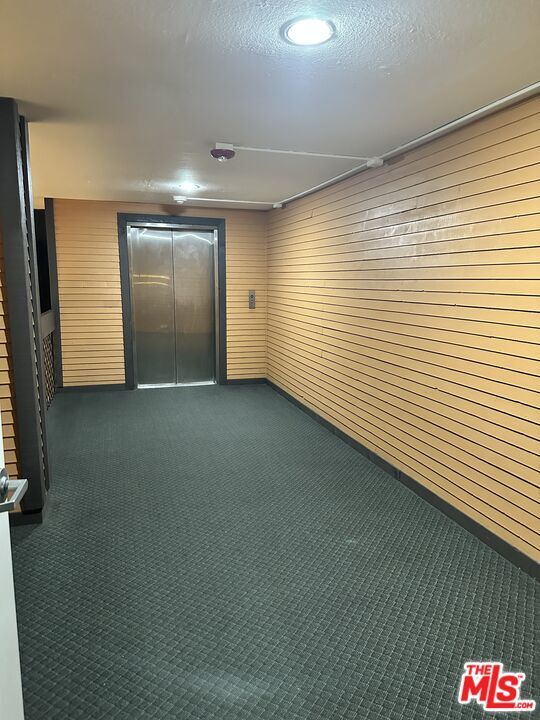 Foto del edificio - 22100 Burbank Blvd