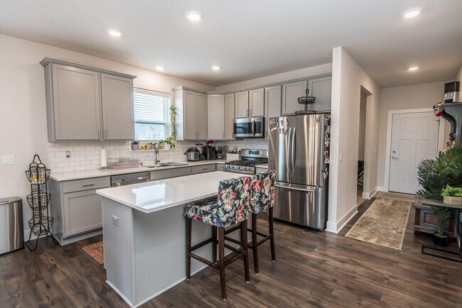 Foto del edificio - 1461 Rosewood Pass