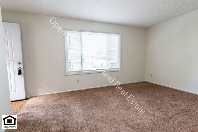 Foto del edificio - 922-924-926-928 East Avenue