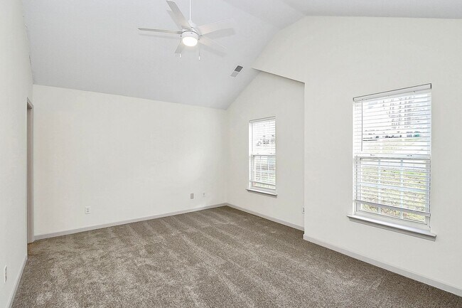 Building Photo - Updated 3 bed 2 bath near National Whitewater Center and CLT airport!