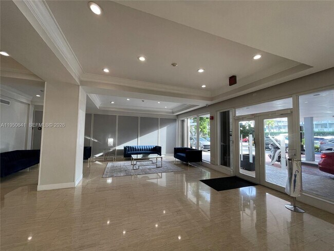 Foto del edificio - 1865 79th Street Causeway