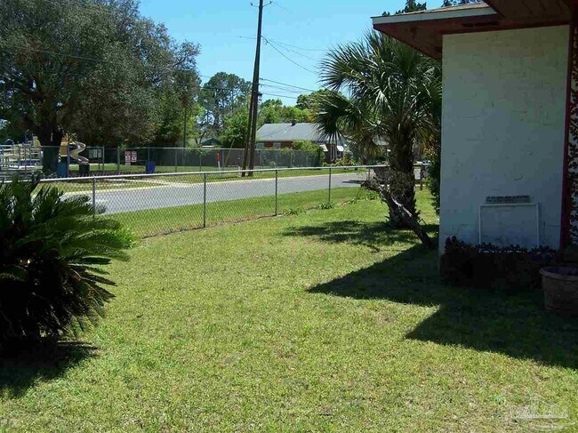 Building Photo - 1501 W Gregory St