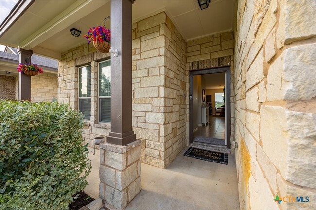 Foto del edificio - 8706 Hidden Oaks Dr