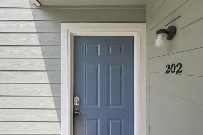 Building Photo - $1,440.95 with $300 off the first month's rent, 2 Beds - 1 Bath, Condoi in Aurora with Wall A/C!