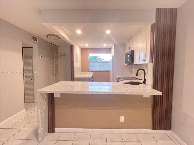Foto del edificio - 1801 NW 75th Ave