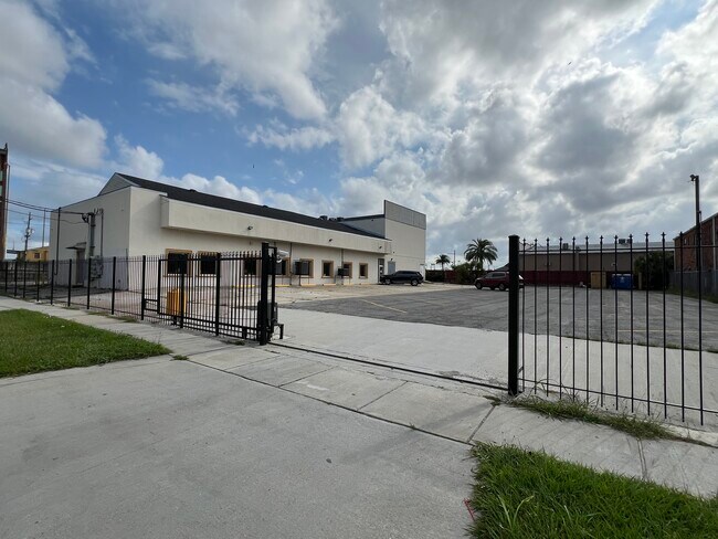 Building Photo - 4939 Chef Menteur Hwy