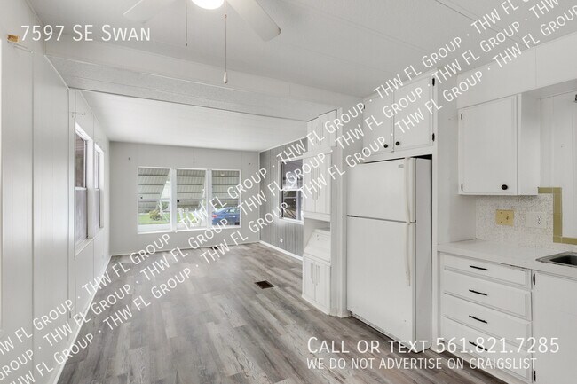 Foto del edificio - 7597 SE Swan-