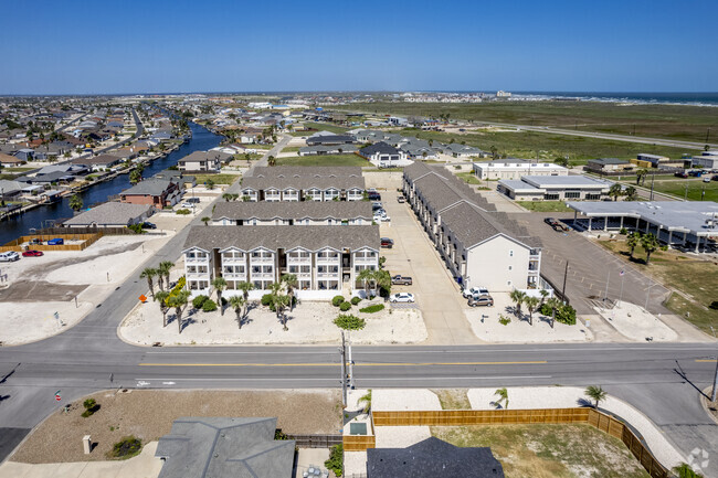 Building Photo - Breezeways of Encantada