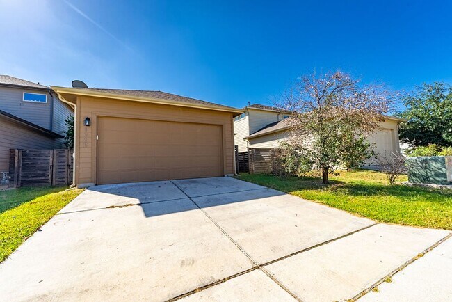 Building Photo - Beautiful 3 bedroom, 2 bathroom home in Pa...
