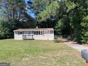 Building Photo - 4043 Lafayette Dr