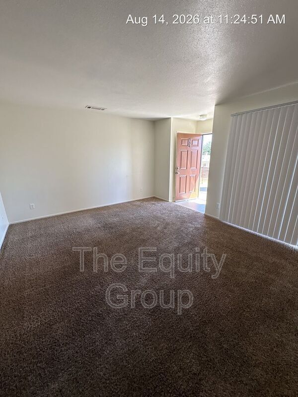 Foto del edificio - 534 E Myrtle Ave
