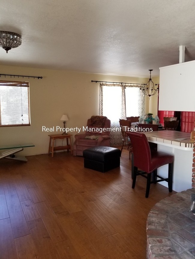 Building Photo - Leona Valley 3 + 2 - Country Living!!!