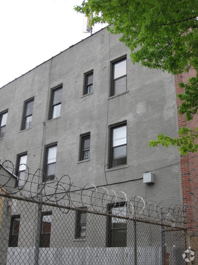 Building Photo - 22-40 Himrod St