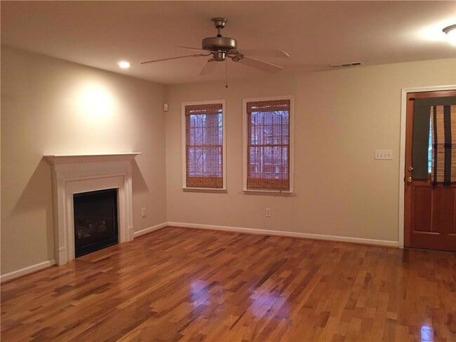 Foto del edificio - 685 Garibaldi St SW