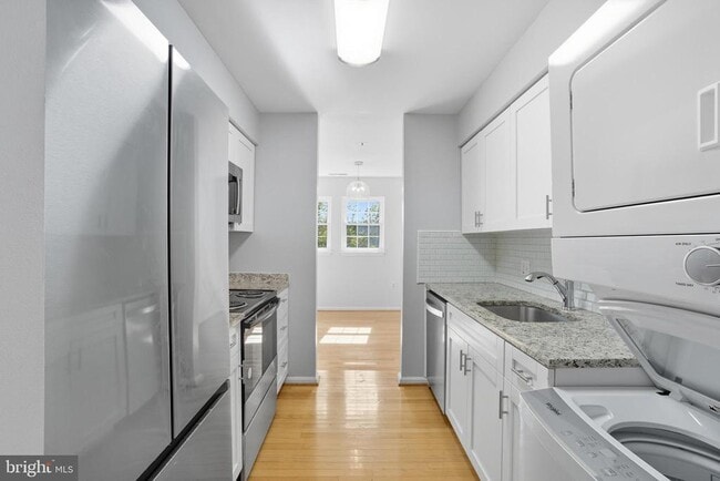 Foto del edificio - 8399 Montgomery Rd