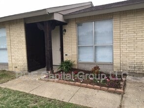 Building Photo - 1413 Eagle Pass Dr