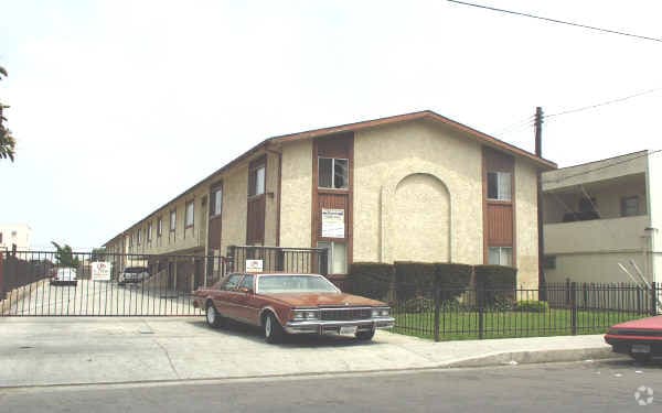 Primary Photo - 14906 Lemoli Ave