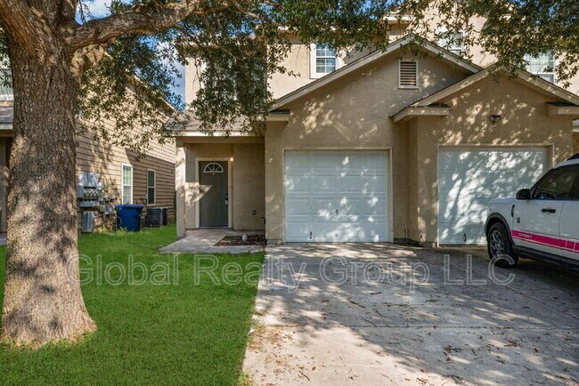 Building Photo - 7802 Kingsbury Way