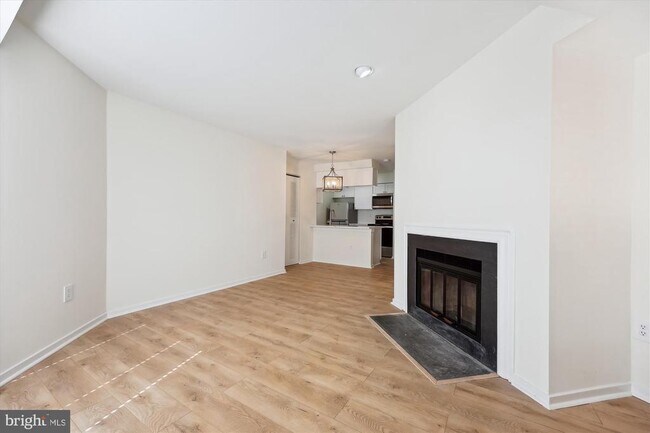Building Photo - 9912 Hellingly Pl