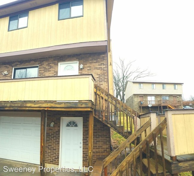 Building Photo - 717 Ridgeview Dr