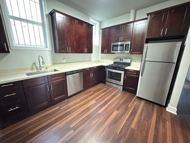 Foto del edificio - 780-782 Treat Ave/ 2950 21st Street (7039rc)