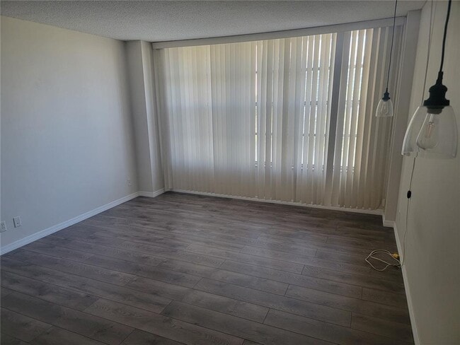 Building Photo - 3800 S Ocean Dr